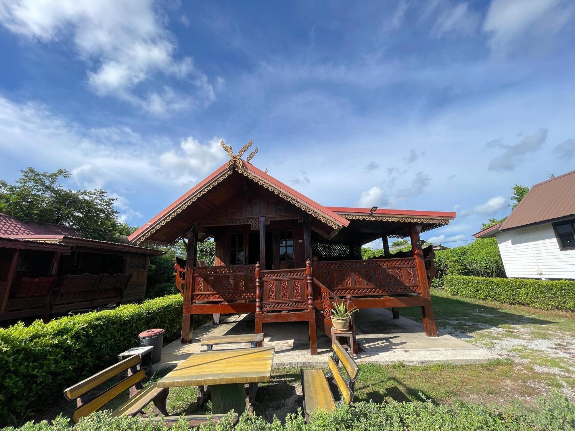 Oh Taley Resort Rayong Bagian luar foto